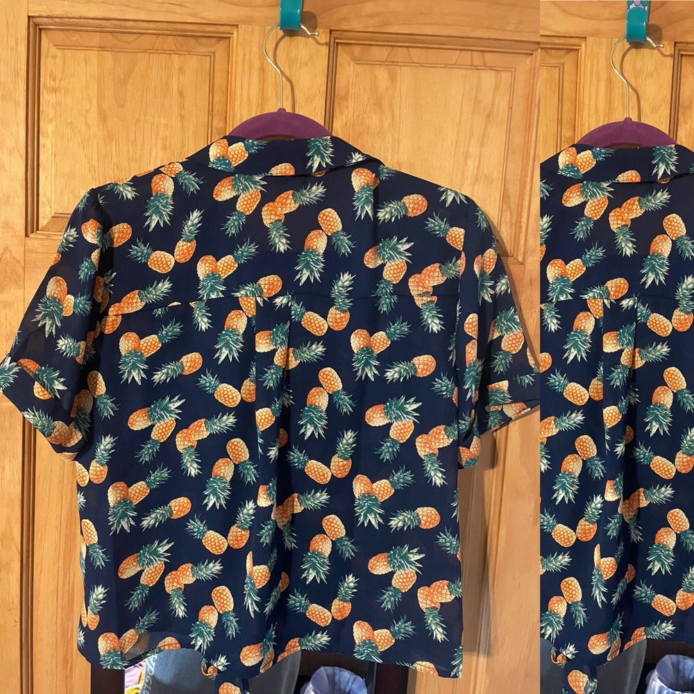 Pineapple button down top - Picture 2 of 3